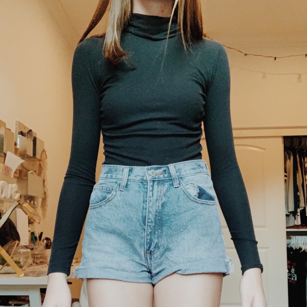 HOLLISTER CO SLIM FIT STRETCHY TURTLE NECK